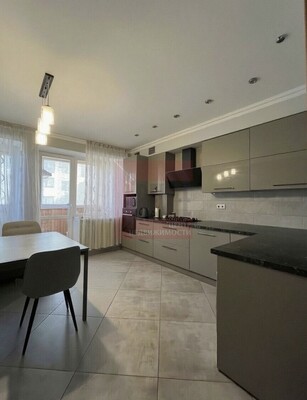 Продам трехкомнатную (3-комн.) квартиру, Малый пер, 15, Калининград г