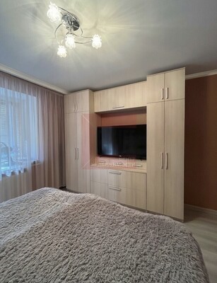 Продам трехкомнатную (3-комн.) квартиру, Малый пер, 15, Калининград г