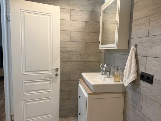 Продам трехкомнатную (3-комн.) квартиру, Бутлерова ул, 7кБ, Москва г