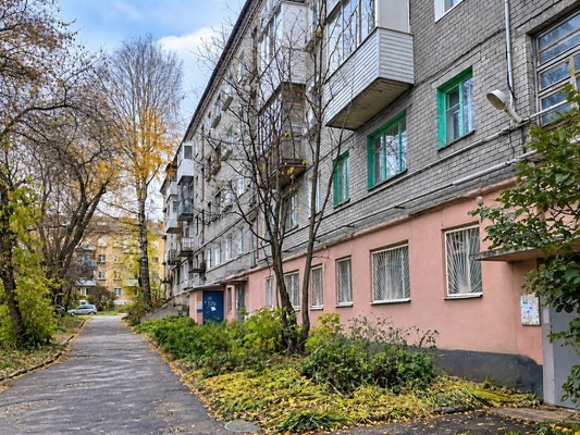 Продам комнату в 5-комн. квартире, Льва Толстого ул, 21, Березники г