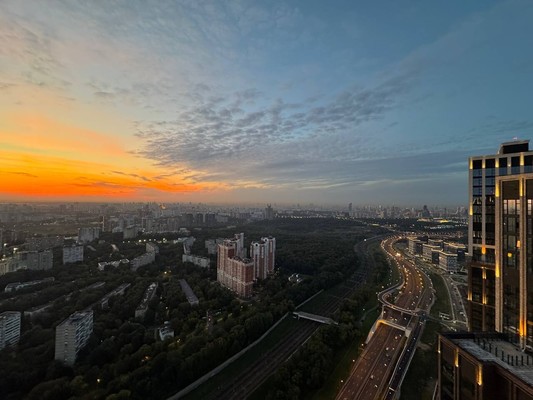 Продам трехкомнатную (3-комн.) квартиру, Генерала Дорохова пр-кт, 49, Москва г