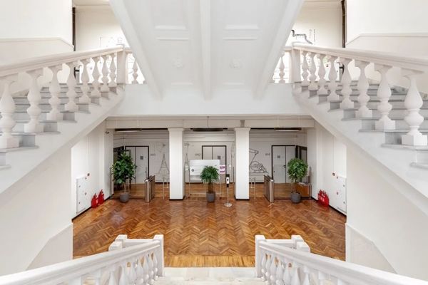 Продам коммерческое помещение 13 682 м2, Новорязанская ул, 8А 1, Москва г