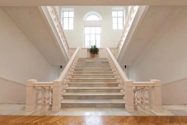 Продам коммерческое помещение 13 682 м2, Новорязанская ул, 8А 1, Москва г