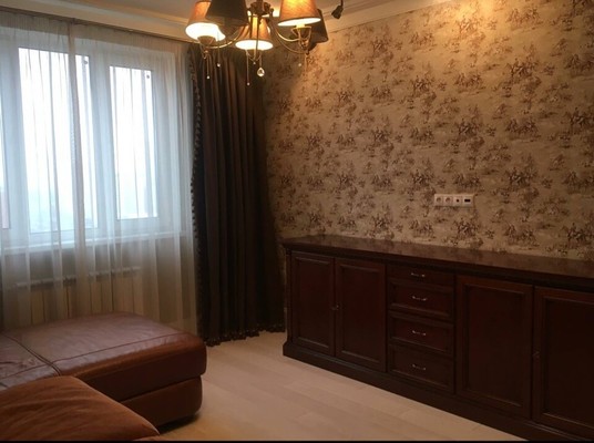 Продам трехкомнатную (3-комн.) квартиру, Лухмановская ул, 17, Москва г