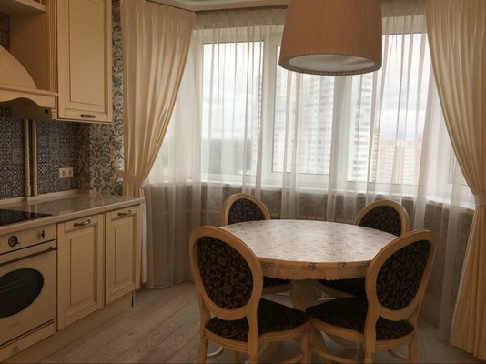 Продам трехкомнатную (3-комн.) квартиру, Лухмановская ул, 17, Москва г