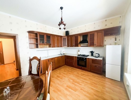 Сдам трехкомнатную (3-комн.) квартиру, Гагарина ул, 10б, Волгодонск г