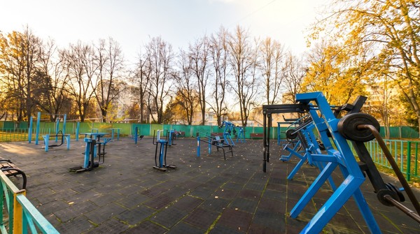 Продам трехкомнатную (3-комн.) квартиру, В мкр, 40, Троицк г