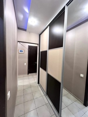 Продам трехкомнатную (3-комн.) квартиру, Хворостянского ул, 9, Новороссийск г