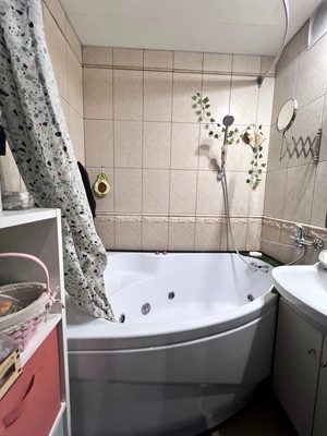 Продам трехкомнатную (3-комн.) квартиру, Хворостянского ул, 9, Новороссийск г