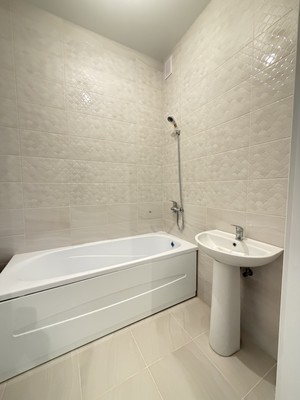 Продам трехкомнатную (3-комн.) квартиру, Тлостанова ул, 18, Нальчик г
