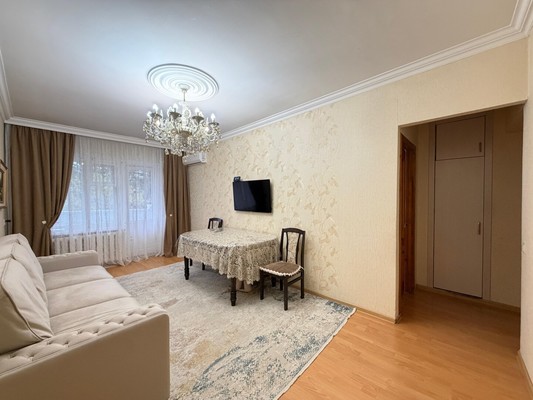 Продам трехкомнатную (3-комн.) квартиру, Мальбахова ул, 62, Нальчик г