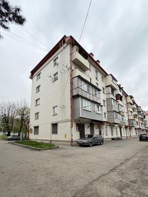 Продам трехкомнатную (3-комн.) квартиру, Мальбахова ул, 62, Нальчик г