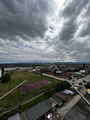 Продам трехкомнатную (3-комн.) квартиру, Калинина ул, 250кб, Нальчик г