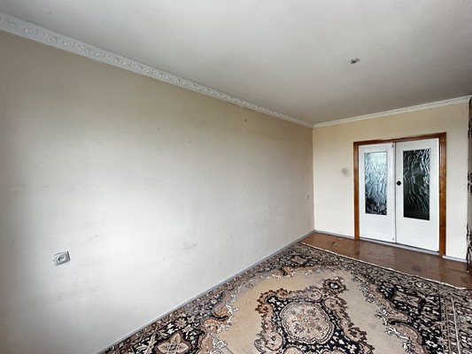 Продам трехкомнатную (3-комн.) квартиру, Калинина ул, 250кб, Нальчик г