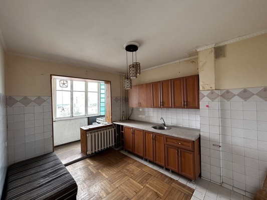 Продам трехкомнатную (3-комн.) квартиру, Калинина ул, 250кб, Нальчик г