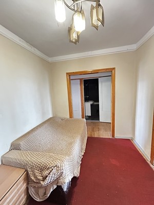 Продам трехкомнатную (3-комн.) квартиру, Калинина ул, 250кб, Нальчик г