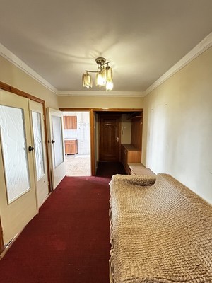 Продам трехкомнатную (3-комн.) квартиру, Калинина ул, 250кб, Нальчик г