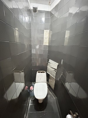 Продам трехкомнатную (3-комн.) квартиру, Калинина ул, 250кб, Нальчик г