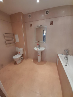 Продам двухкомнатную (2-комн.) квартиру, 2-я Краснодарская ул, 143/2, Ростов-на-Дону г