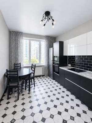 Продам трехкомнатную (3-комн.) квартиру, Петровский б-р, 11к2, Мурино п