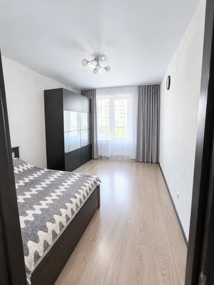 Продам трехкомнатную (3-комн.) квартиру, Петровский б-р, 11к2, Мурино п