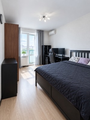 Продам трехкомнатную (3-комн.) квартиру, Петровский б-р, 11к2, Мурино п