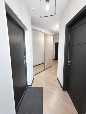 Продам трехкомнатную (3-комн.) квартиру, Петровский б-р, 11к2, Мурино п