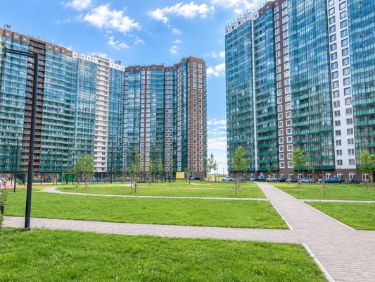 Продам трехкомнатную (3-комн.) квартиру, Петровский б-р, 11к2, Мурино п