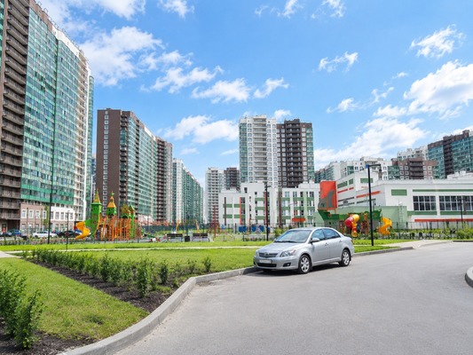 Продам трехкомнатную (3-комн.) квартиру, Петровский б-р, 11к2, Мурино п
