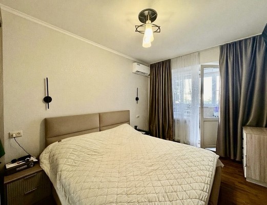 Продам трехкомнатную (3-комн.) квартиру, Волгоградская ул, 44, Новороссийск г