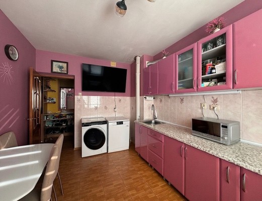 Продам трехкомнатную (3-комн.) квартиру, Волгоградская ул, 44, Новороссийск г
