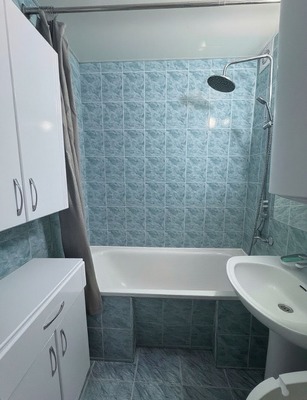 Продам трехкомнатную (3-комн.) квартиру, Волгоградская ул, 44, Новороссийск г