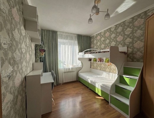 Продам трехкомнатную (3-комн.) квартиру, Волгоградская ул, 44, Новороссийск г
