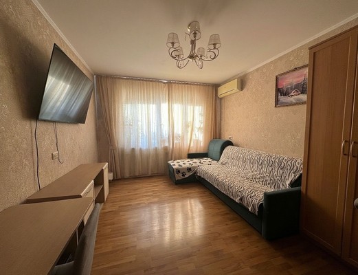 Продам трехкомнатную (3-комн.) квартиру, Волгоградская ул, 44, Новороссийск г