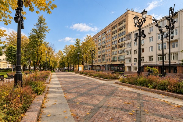 Продам трехкомнатную (3-комн.) квартиру, Никитский б-р, 17, Москва г
