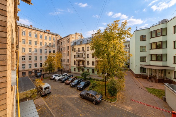 Продам трехкомнатную (3-комн.) квартиру, Никитский б-р, 17, Москва г