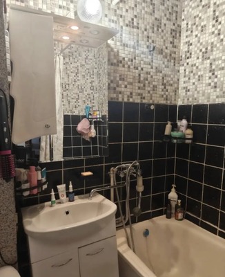 Продам однокомнатную (1-комн.) квартиру, Привольная ул, 15, Москва г