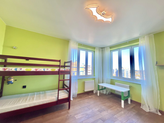 Продам трехкомнатную (3-комн.) квартиру, Реутовских ополченцев ул, 4, Реутов г