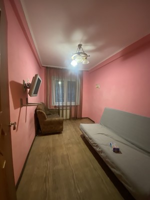 Продам трехкомнатную (3-комн.) квартиру, 2-я Краснодарская ул, 72, Ростов-на-Дону г