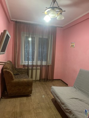 Продам трехкомнатную (3-комн.) квартиру, 2-я Краснодарская ул, 72, Ростов-на-Дону г