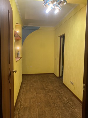 Продам трехкомнатную (3-комн.) квартиру, 2-я Краснодарская ул, 72, Ростов-на-Дону г