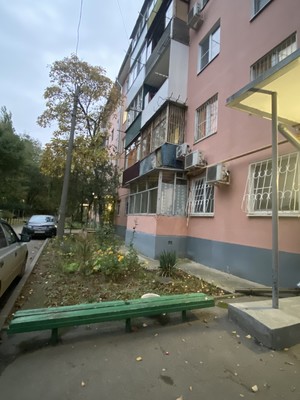 Продам трехкомнатную (3-комн.) квартиру, 2-я Краснодарская ул, 72, Ростов-на-Дону г