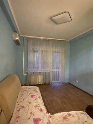 Продам трехкомнатную (3-комн.) квартиру, 2-я Краснодарская ул, 72, Ростов-на-Дону г