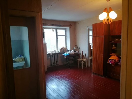 Продам двухкомнатную (2-комн.) квартиру, Комсомольская ул, 10, Октябрьский рп