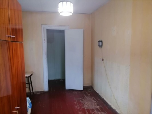 Продам двухкомнатную (2-комн.) квартиру, Комсомольская ул, 10, Октябрьский рп