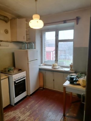 Продам двухкомнатную (2-комн.) квартиру, Комсомольская ул, 10, Октябрьский рп