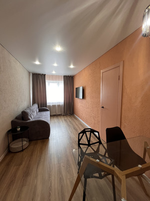 Продам двухкомнатную (2-комн.) квартиру, Ленинский пр-кт, 151, Калининград г