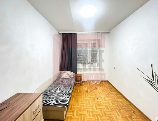 Продам многокомнатную квартиру, Гайдара ул, 125, Калининград г