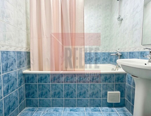 Продам многокомнатную квартиру, Гайдара ул, 125, Калининград г