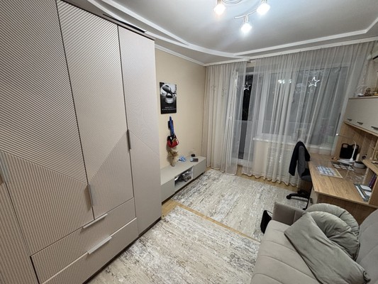 Продам многокомнатную квартиру, Крупской ул, 5, Батайск г